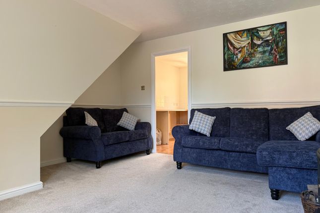 28, Rose Garth Close, Spital photo 3