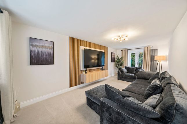 37 Livingstone Close, Warrington photo 2