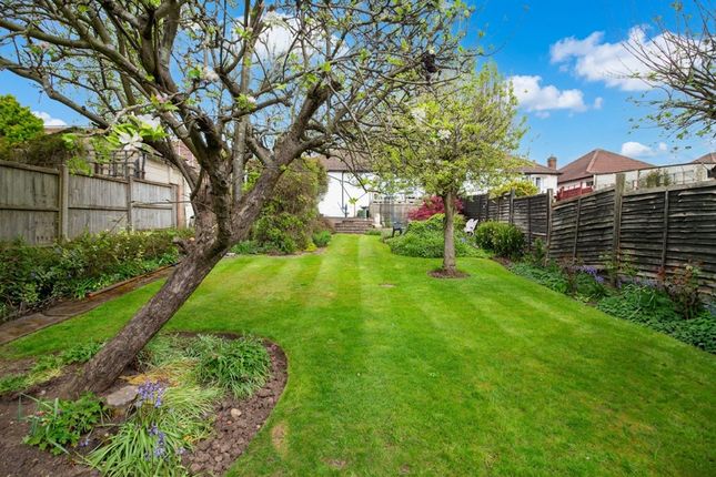 104 Penrose Avenue, Watford photo 2