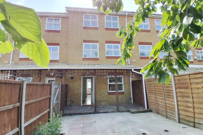 18, Tollgate Drive, Hayes photo 3