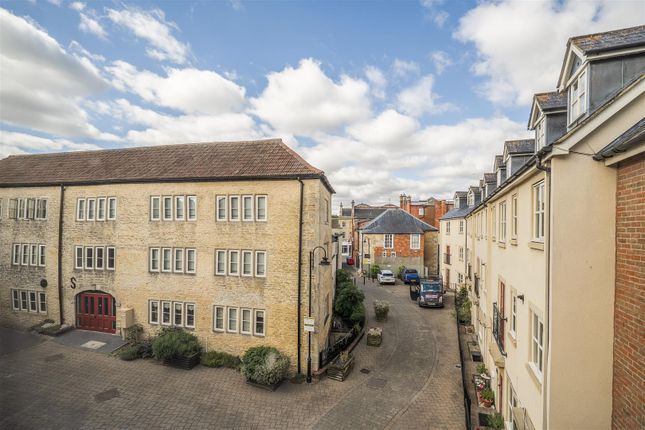 14, Chapel Mews, Chippenham photo 2