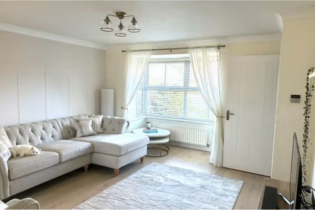 140, Ffordd Idwal, Prestatyn photo 3
