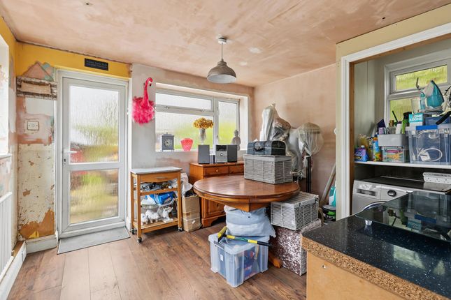 17, Iona Crescent, Cippenham photo 4
