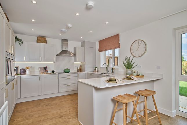 2, Thaxted Road, Saffron Walden photo 2
