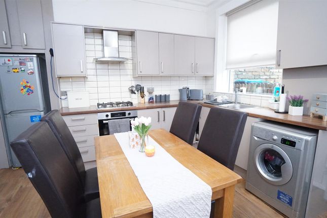 38, Highgate, Bradford photo 4