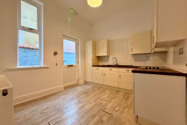 9, Holmfield Road, Blackpool photo 4