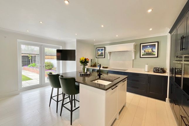 10 Longfield Avenue, Stone photo 2