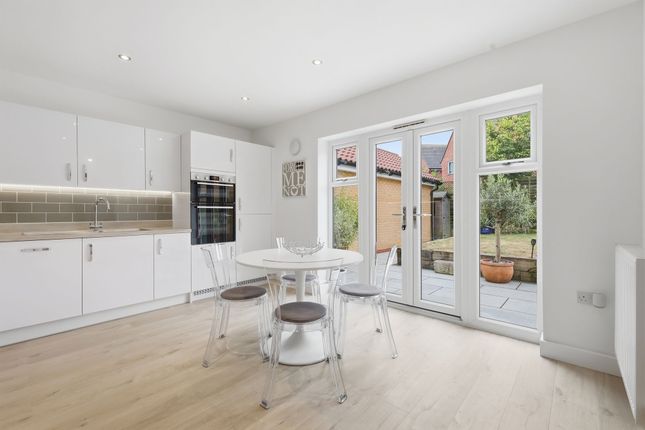 62 Beadon Way, Woodbridge photo 4