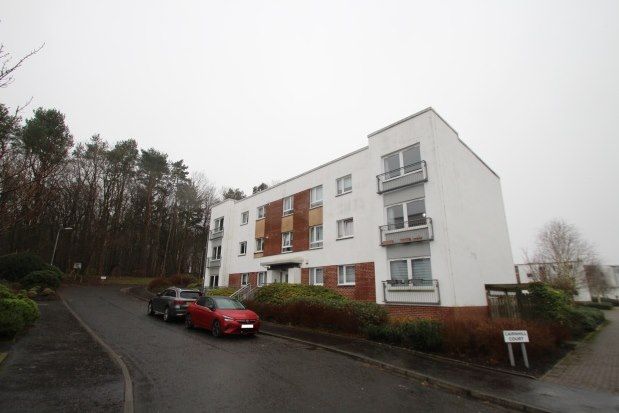 Thumbnail Flat to rent in Cairnhill View, Glasgow
