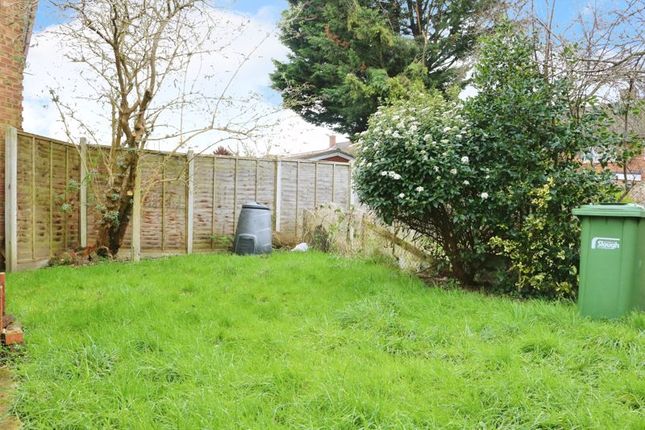 30, Fox Road, Slough photo 2