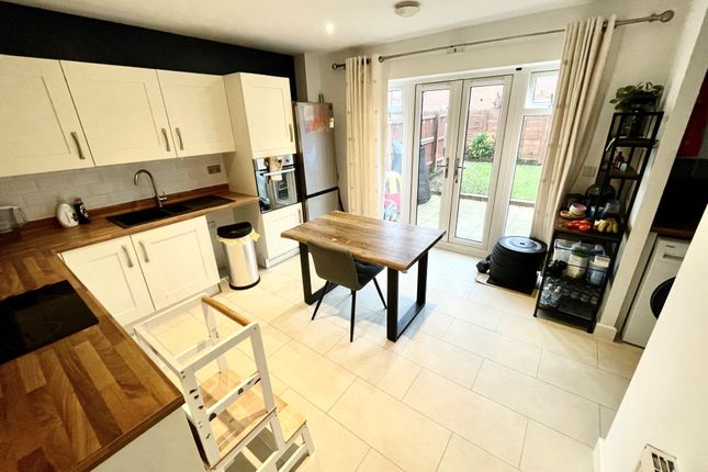 48, New Road, ATTLEBOROUGH photo 4