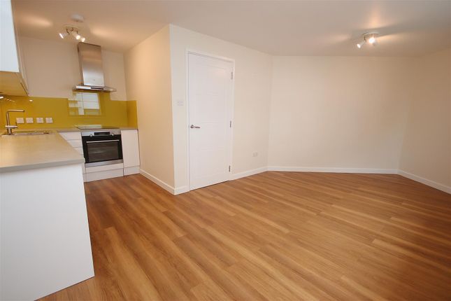 Flat 3, Eden Hall, Burleigh Street, Cambridge photo 4
