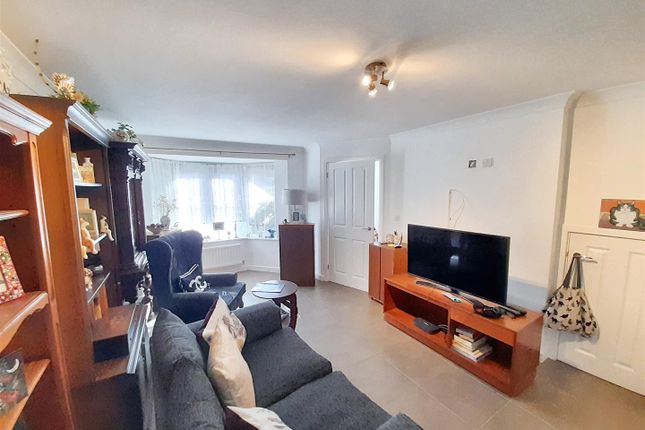11, Nightingale Lane, Barnham photo 3