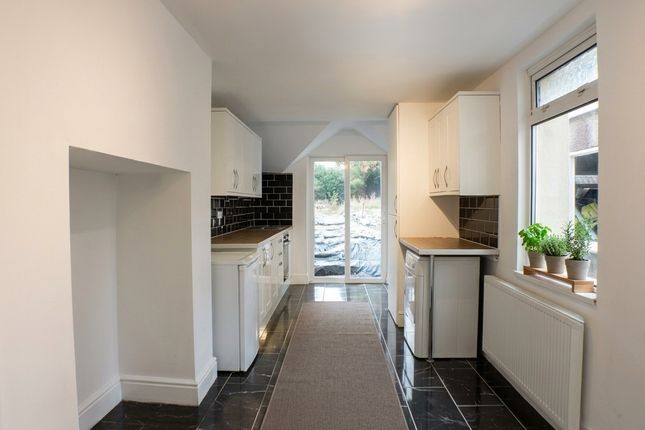 35 New Road, Swansea photo 5