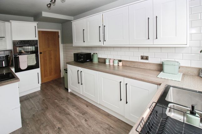 14, Winchester Avenue, Hull photo 4