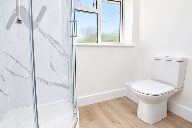 267, The Hides, Harlow photo 5