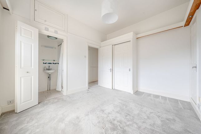 Flat 4, 20 Leeds Road, Harrogate photo 3