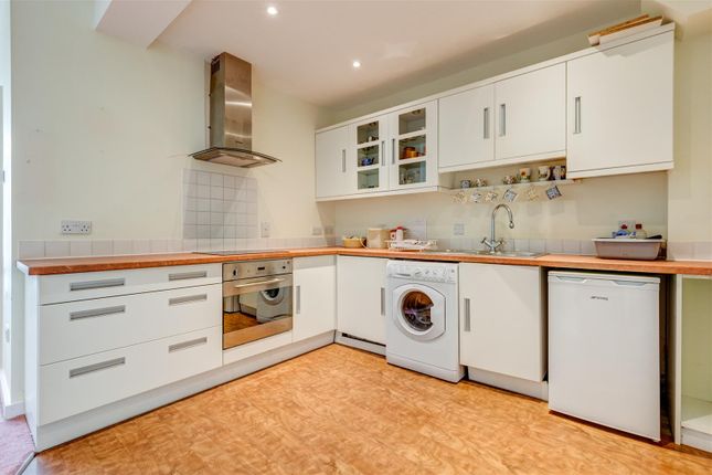 3 Sanders House, Churchfields, Stonesfield photo 4