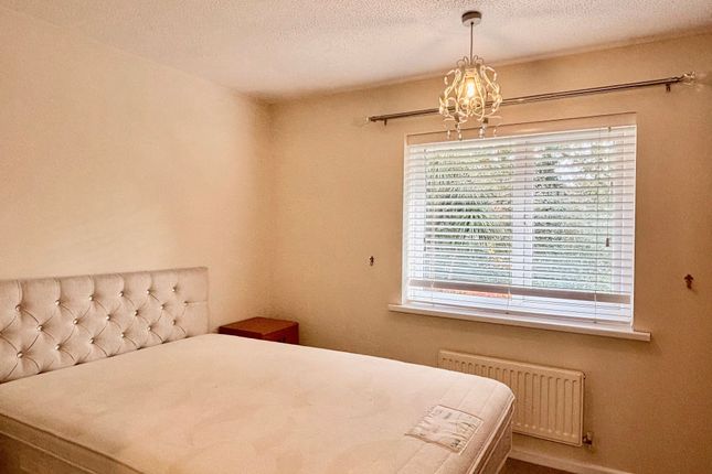 45 Byron Way, Swansea photo 4