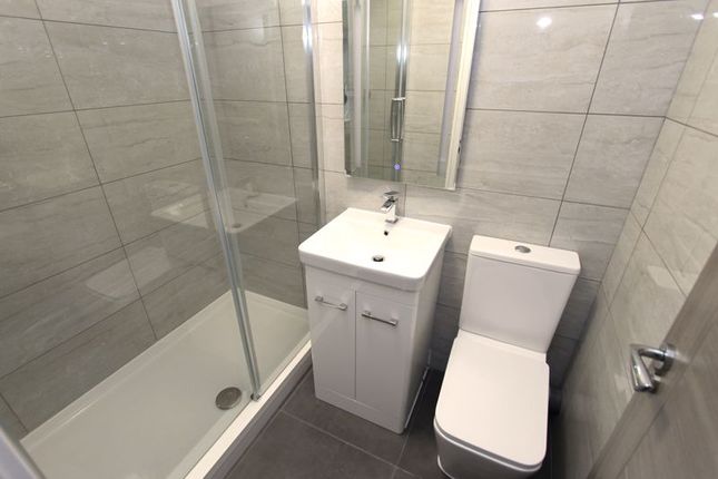 Flat 4, 230 Boughton Green Road, Northampton photo 4