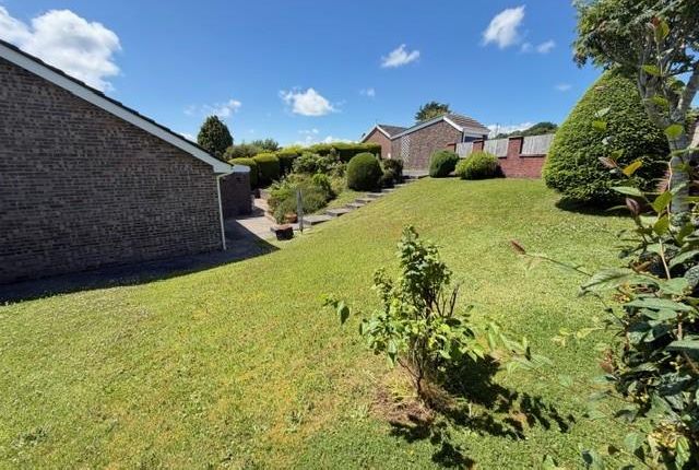 5, Llwyn Meredith, Carmarthen photo 3