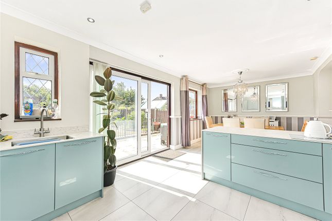 62, Walnut Tree Road, Dagenham photo 3