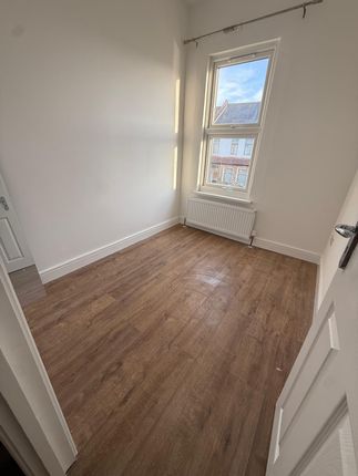 Trafford Road, Thornton Heath photo 4