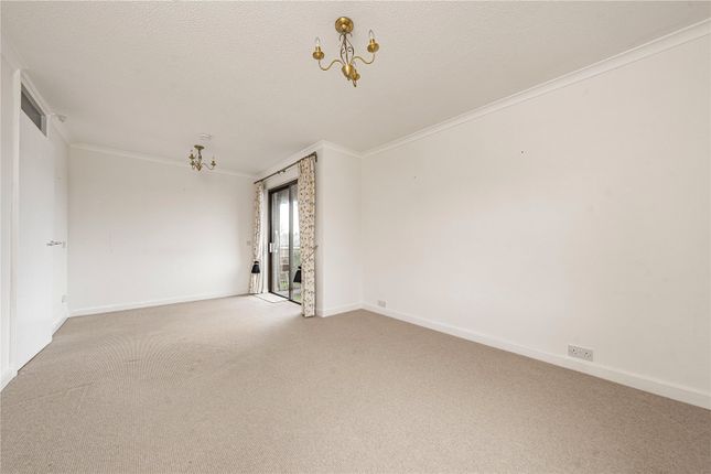 Flat 12A,, Hales Court, Teddington photo 3