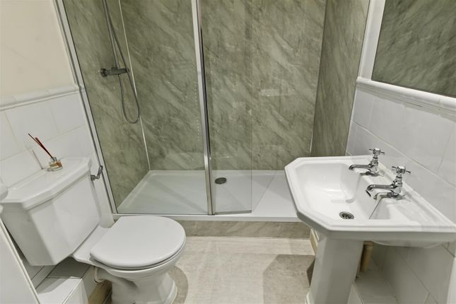 Flat 7, The Grange, Bramcote photo 4
