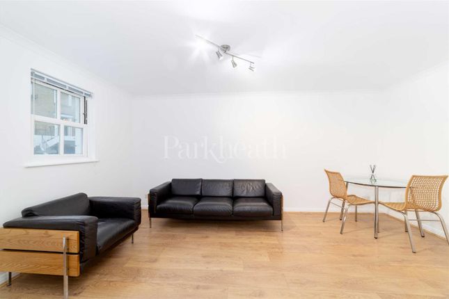 Flat to rent in Byron Mews, London