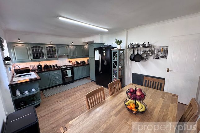 12, Sycamore Drive, Rhondda Cynon Taff photo 4