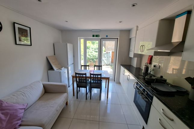 40, Brabazon Street, Poplar photo 3