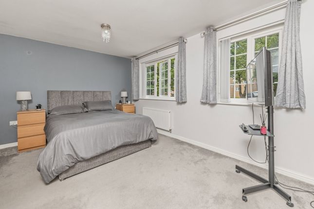 84, Chestnut Lane, Leeds photo 4