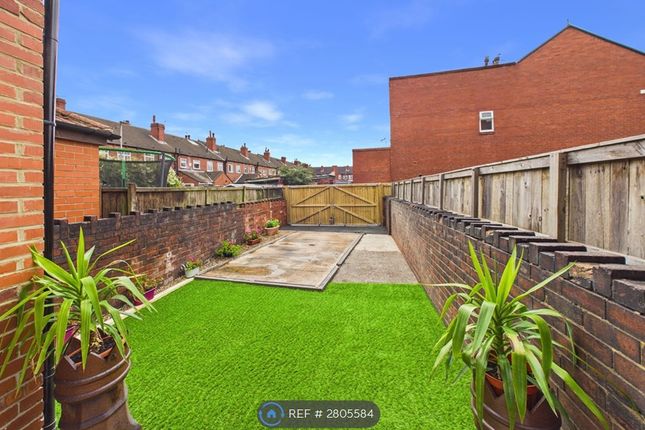 Hugh St, Castleford photo 2
