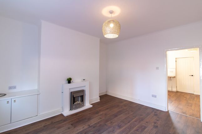 31, Lightfoot Terrace, Dean Bank photo 3