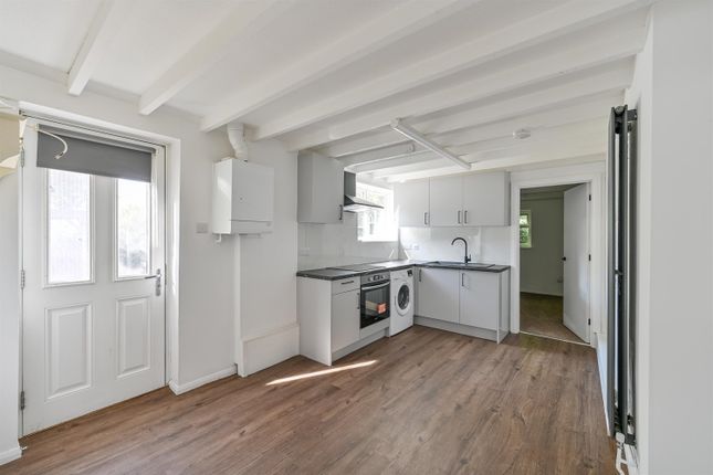 6, Calcot Place, Low Lane, Reading photo 4