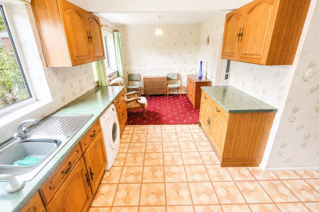 30, Carlton Avenue, Saltney photo 4