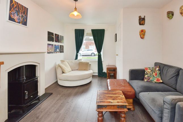 23, Hale Avenue, Milton Keynes photo 3