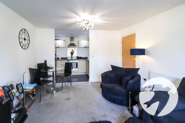 98, Tanners Close, Dartford photo 4