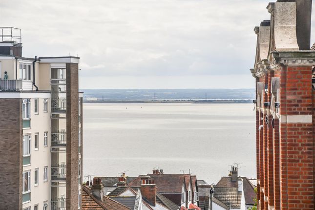 Flat for sale in Broadway, Leigh-On-Sea