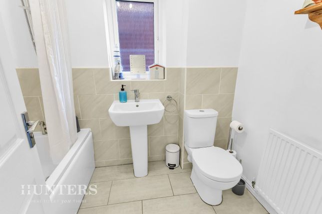 Town house for sale in Oakley Way, Wardle