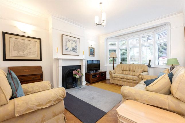 54, Combemartin Road, London photo 3