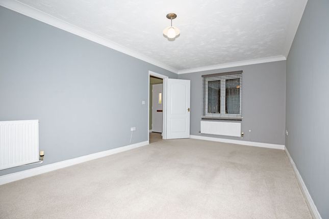 33, Collinson Crescent, Huntingdon photo 4