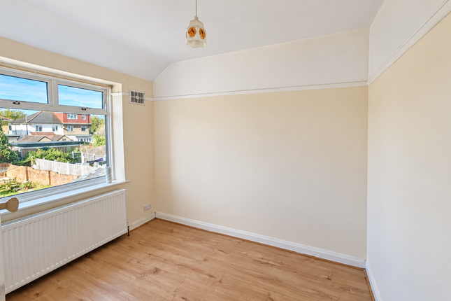 41, Woodrow Avenue, Hayes photo 3