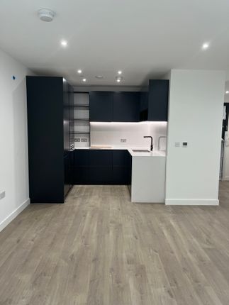 Thumbnail Flat for sale in Hawker House, Woodberry Downs N4, London,