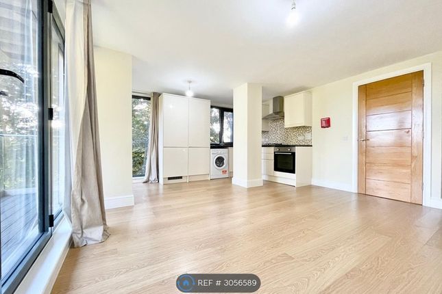Flat, Charter House High Road, Ilford photo 3
