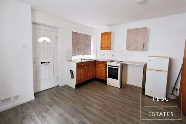 The Flat, 13 Walnut Lane, Torquay photo 3