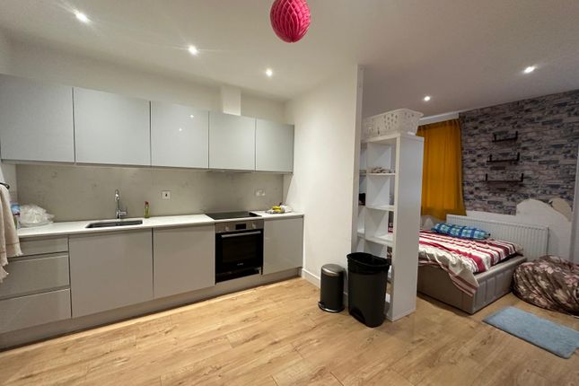 Modern Studio Available To Rent Â€“ West Drayton Ub7