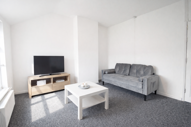 Room 4, 98, Hollis Road, Coventry photo 3