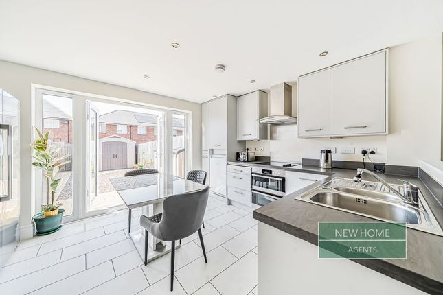 7, Willow Way, Stratford-Upon-Avon photo 2
